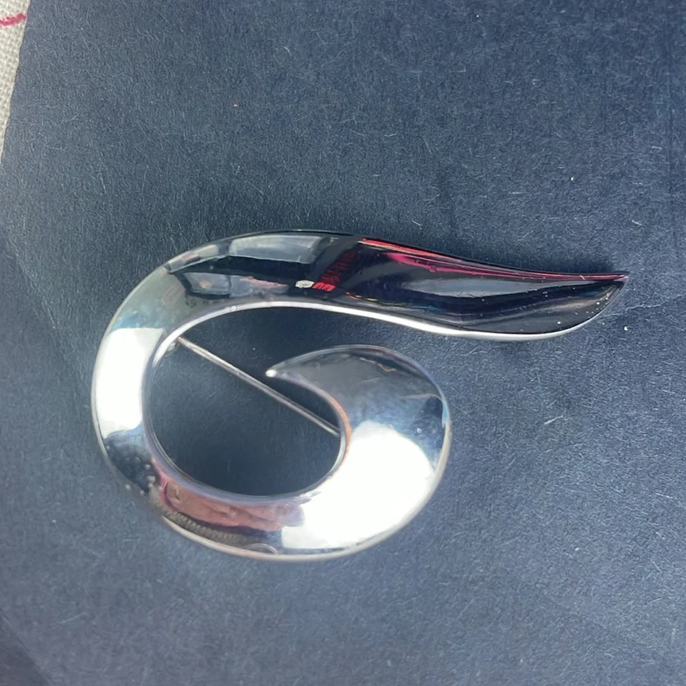 Trifari Vintage Groovy Swirl Brooch